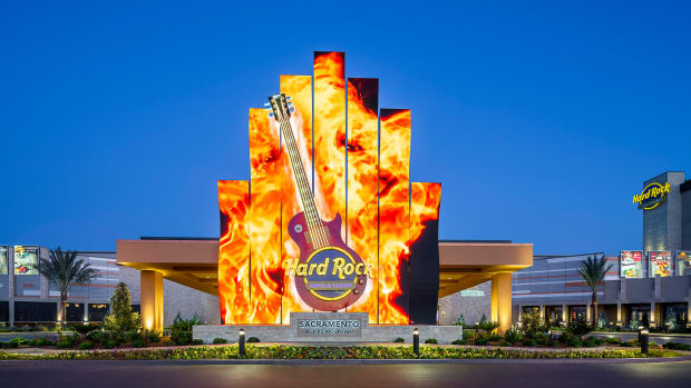 EXTERIOR FEATURE AT ENTRY